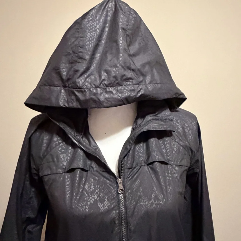 Lululemon Miss Misty women's Desert Snake Embossed Jacket size 4 relaxed fit